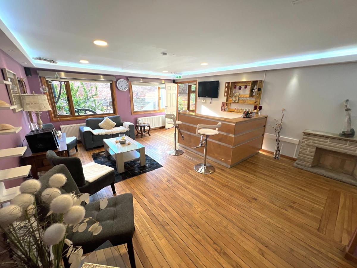Apartamento Incredible Downtown Duplex With Interior Backyard Punta Arenas Exterior foto